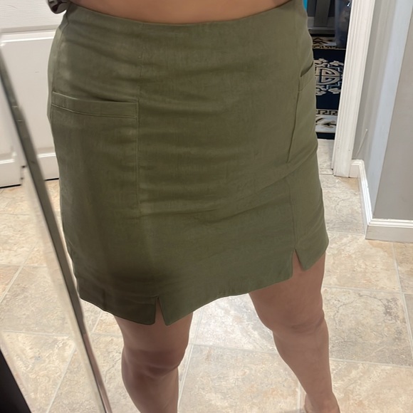 Green skirt - Picture 8 of 8